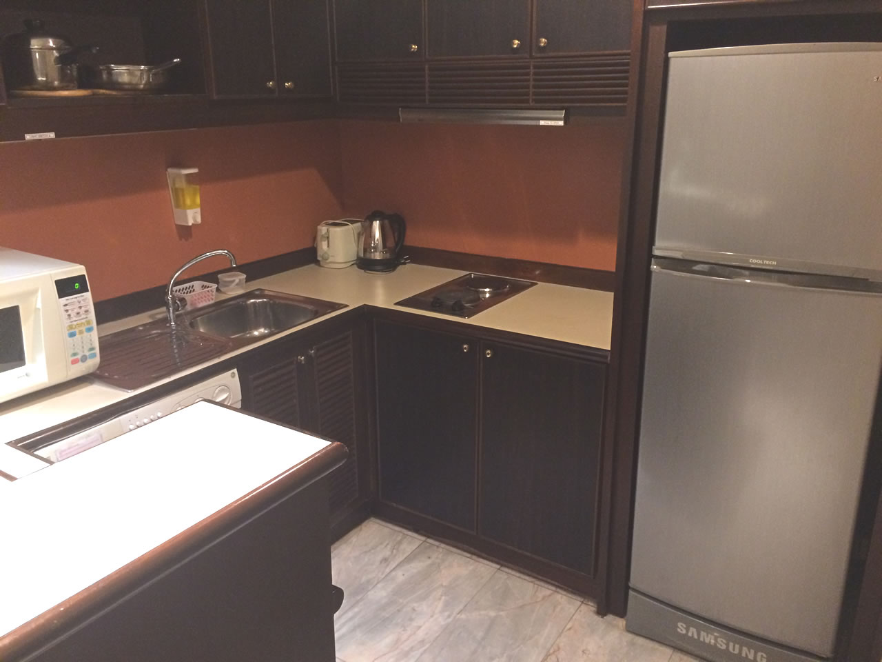 キッチン 冷蔵庫が大きいのが満足