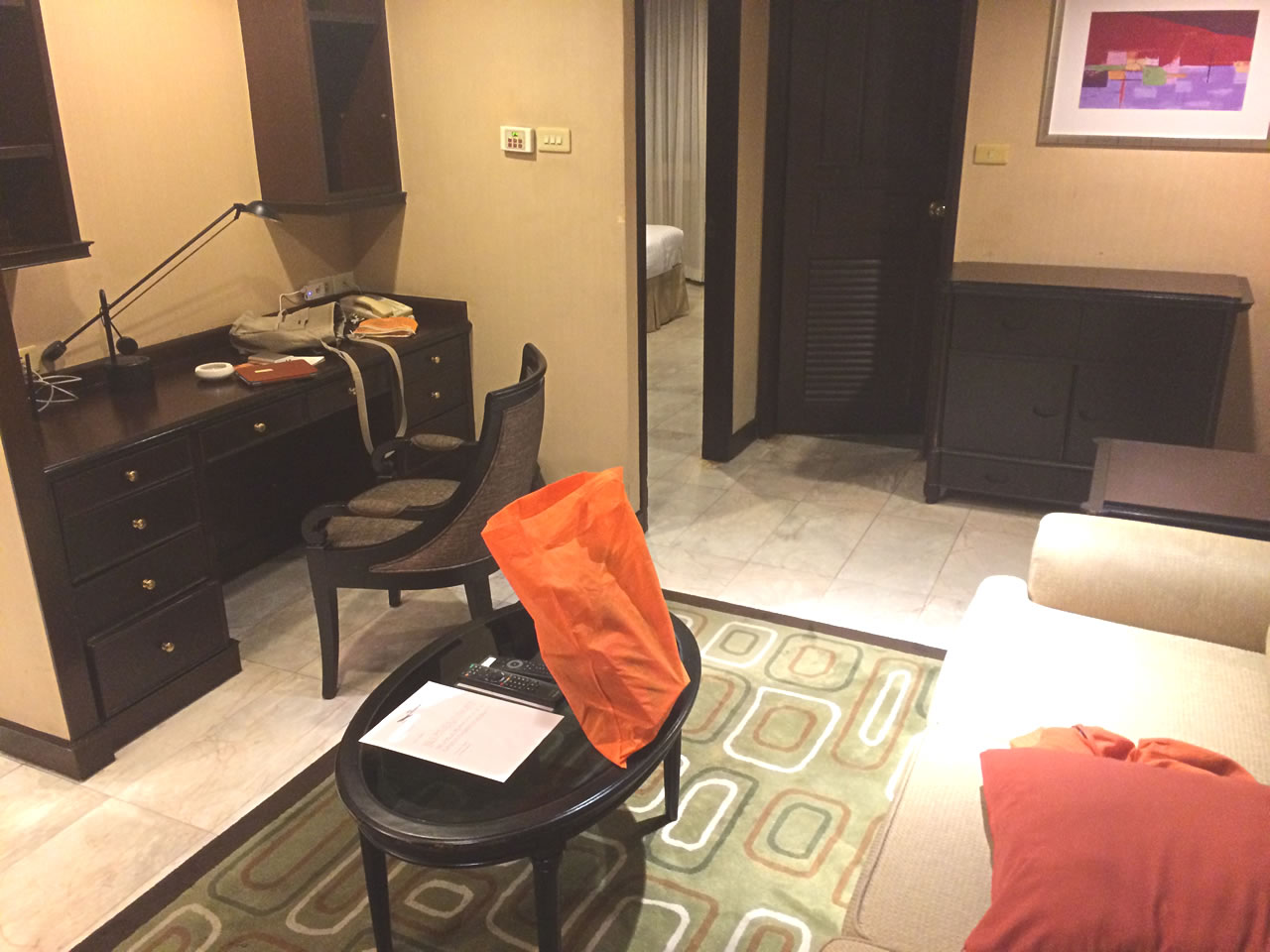 リビングの机 ライトは付きませんでした