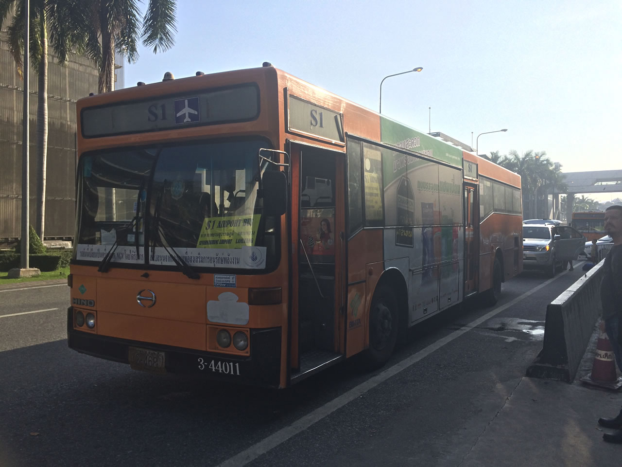 待機中のS1バス