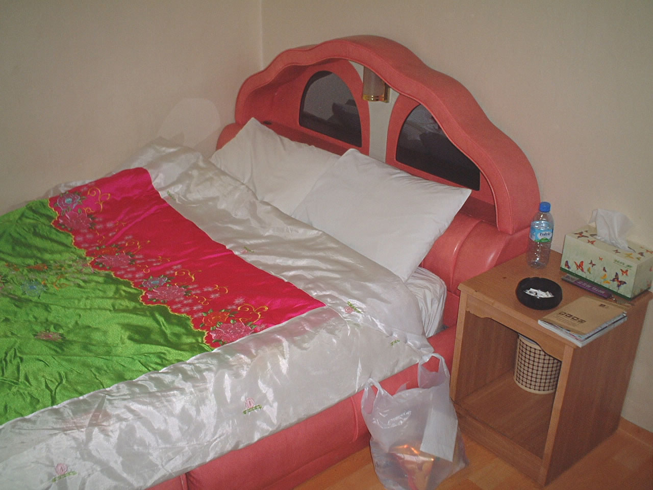 ムード満点の部屋？電気毛布も完備