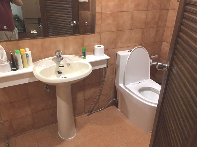 洗面所とトイレ