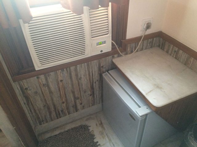 エアコン、冷蔵庫(上の写真とは別の部屋)