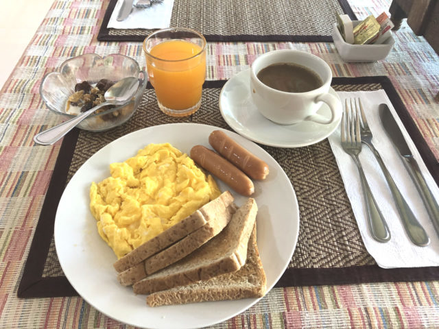 朝食の様子 メインメニュー