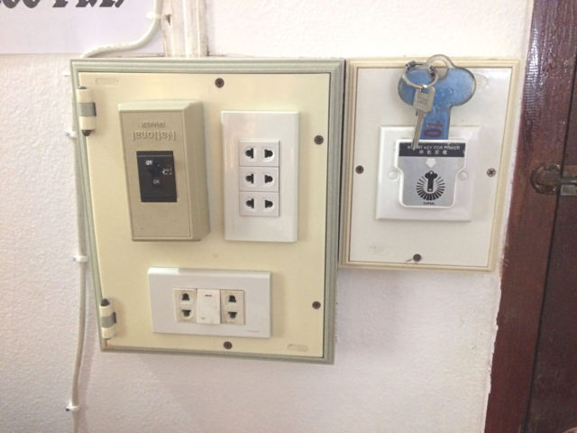 Malany Villa 1  室内 多すぎるコンセント