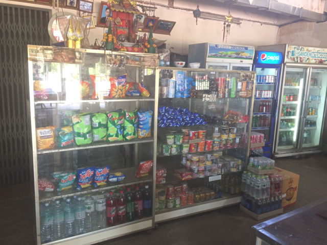 ヴィエンチャン行き途中の休憩所2