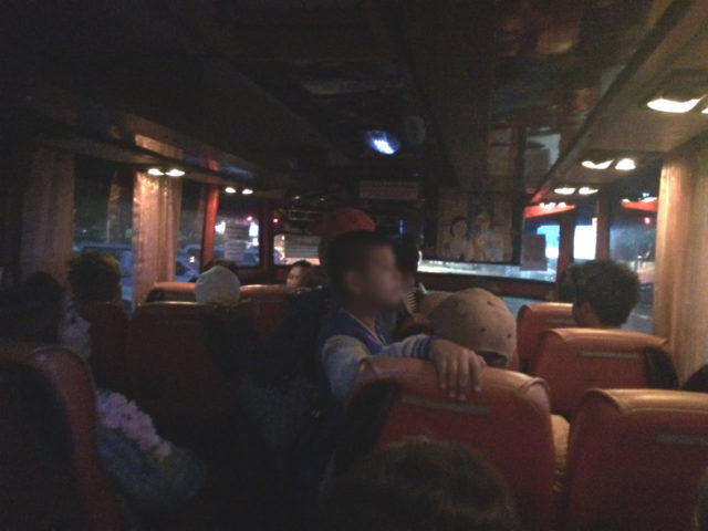 タイ側国境へ向かう