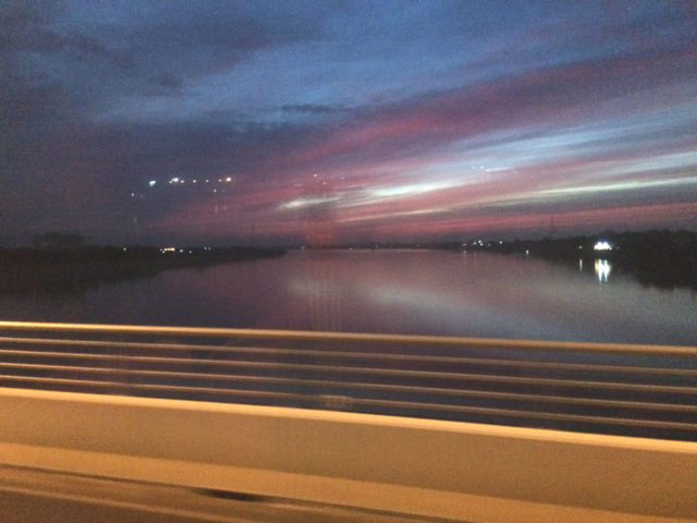 タイ=ラオス友好橋を渡る