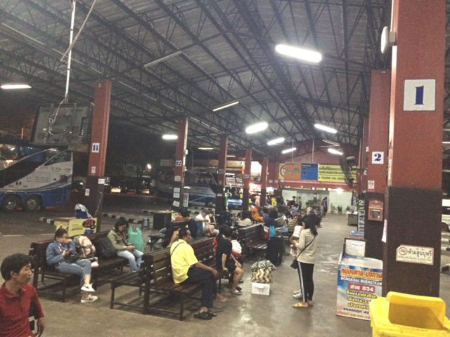 ノーンカイバスターミナルの様子その1